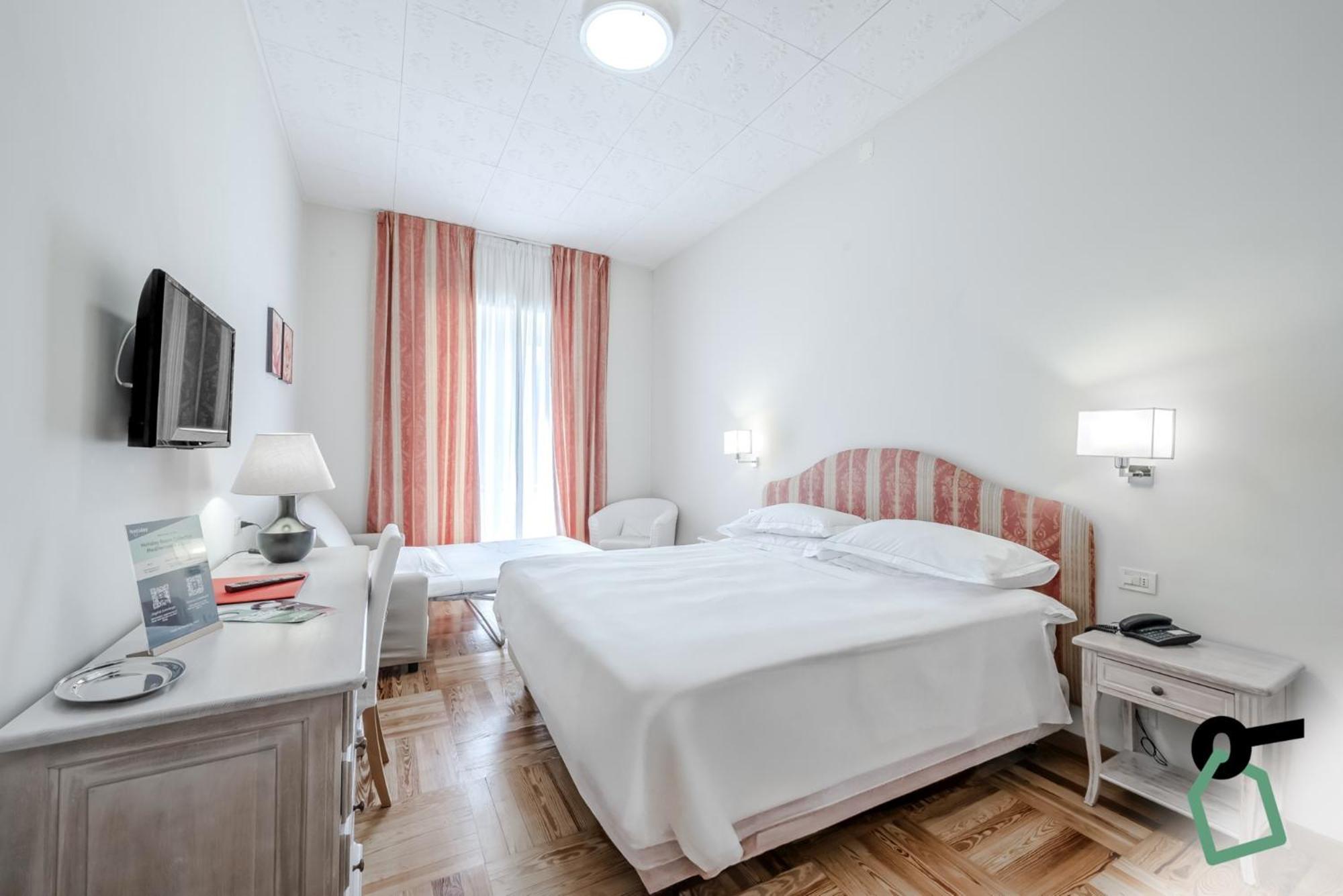 Hotiday Room Collection - Mediterranee Alassio Esterno foto