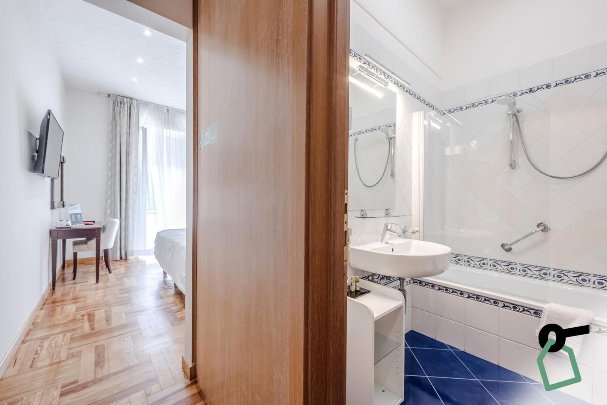 Hotiday Room Collection - Mediterranee Alassio Esterno foto